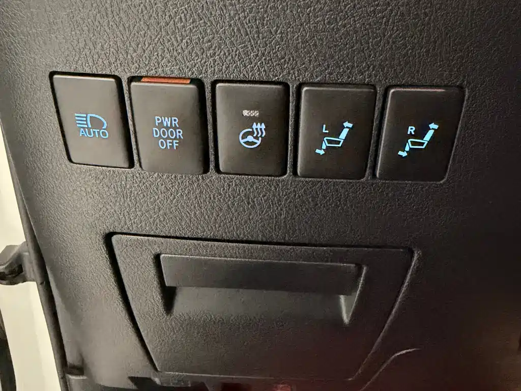 Toyota Vellfire — миниатюра 11