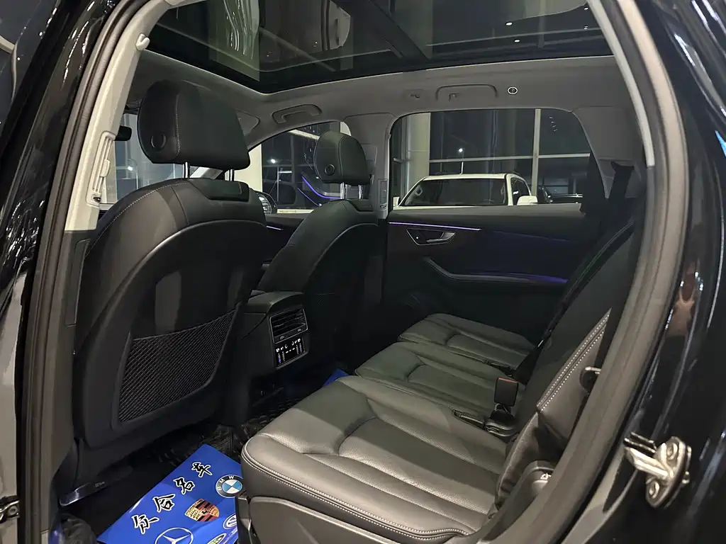 Audi Q7 2025 55 TFSI quattro S line Sport