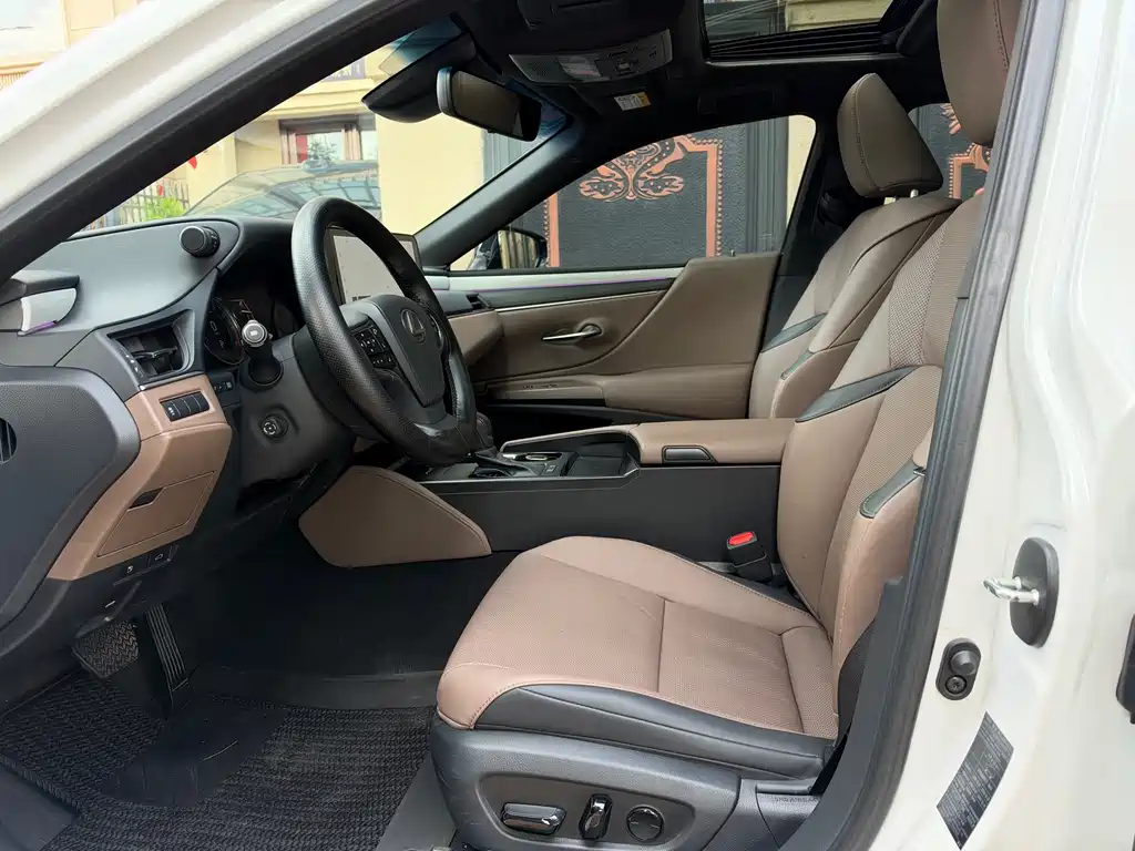 Lexus ES — миниатюра 4