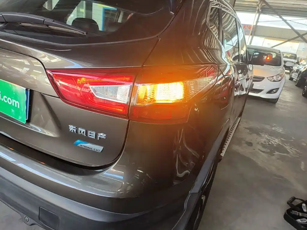 Nissan Qashqai — миниатюра 8