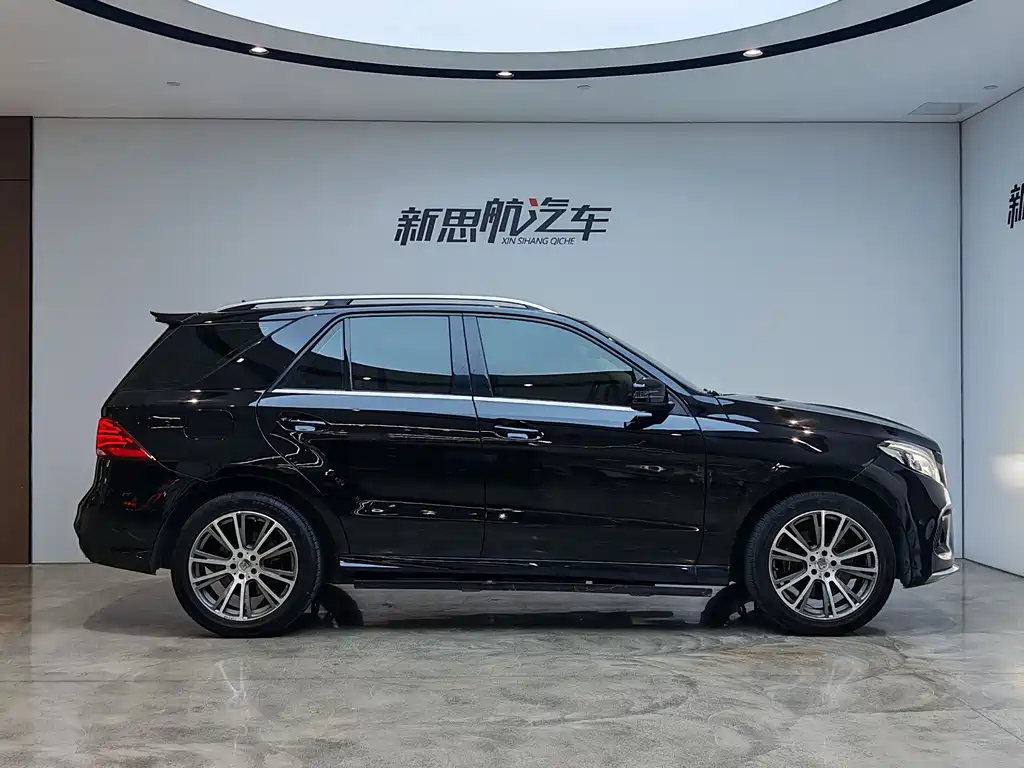 Mercedes-Benz GLE (Import) — миниатюра 6