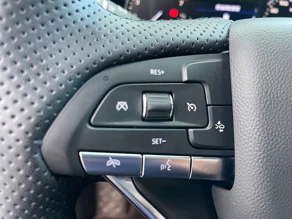 Cadillac XT6 2022 2.0T мест Luxury