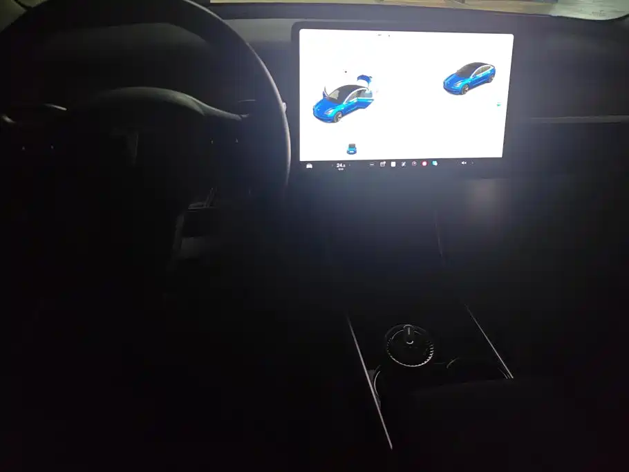 Tesla Model 3 — миниатюра 12