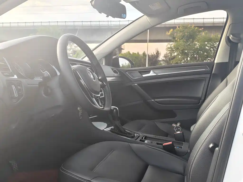 Volkswagen Golf — миниатюра 9