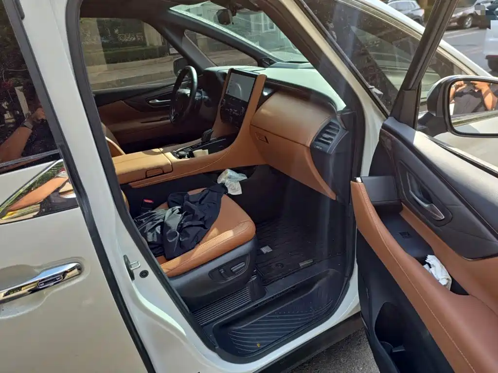 Toyota Vellfire — миниатюра 18