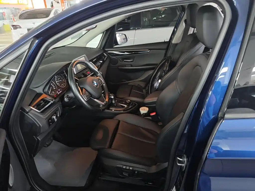 BMW 2 Series Active Tourer — миниатюра 15