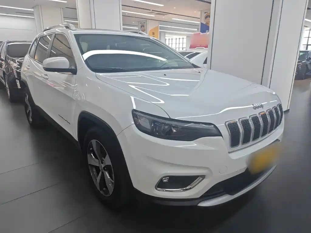 Jeep Cherokee — миниатюра 4
