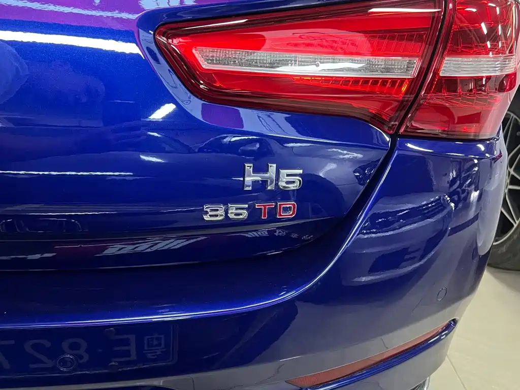 Hongqi Hongqi H5 — миниатюра 17