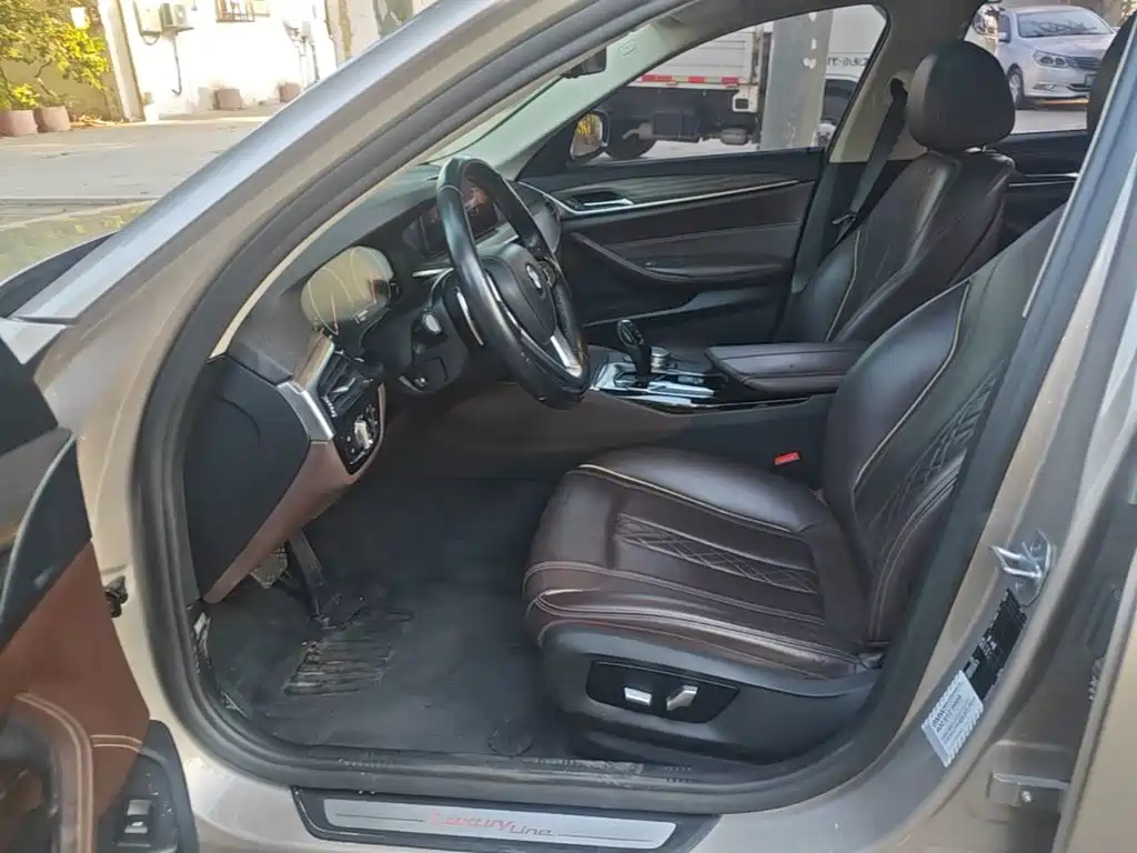 BMW 5 Series — миниатюра 15