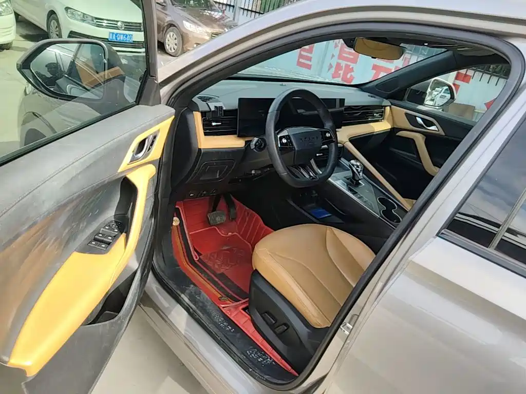 Roewe RX5 New Energy — миниатюра 16