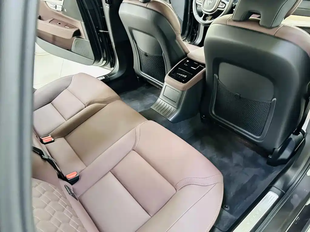 Volvo S90 2026 Luxury