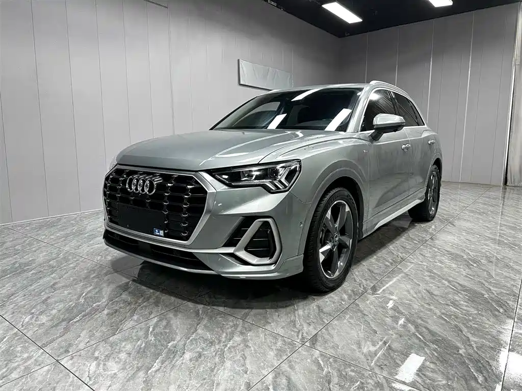 Купить Audi Q3