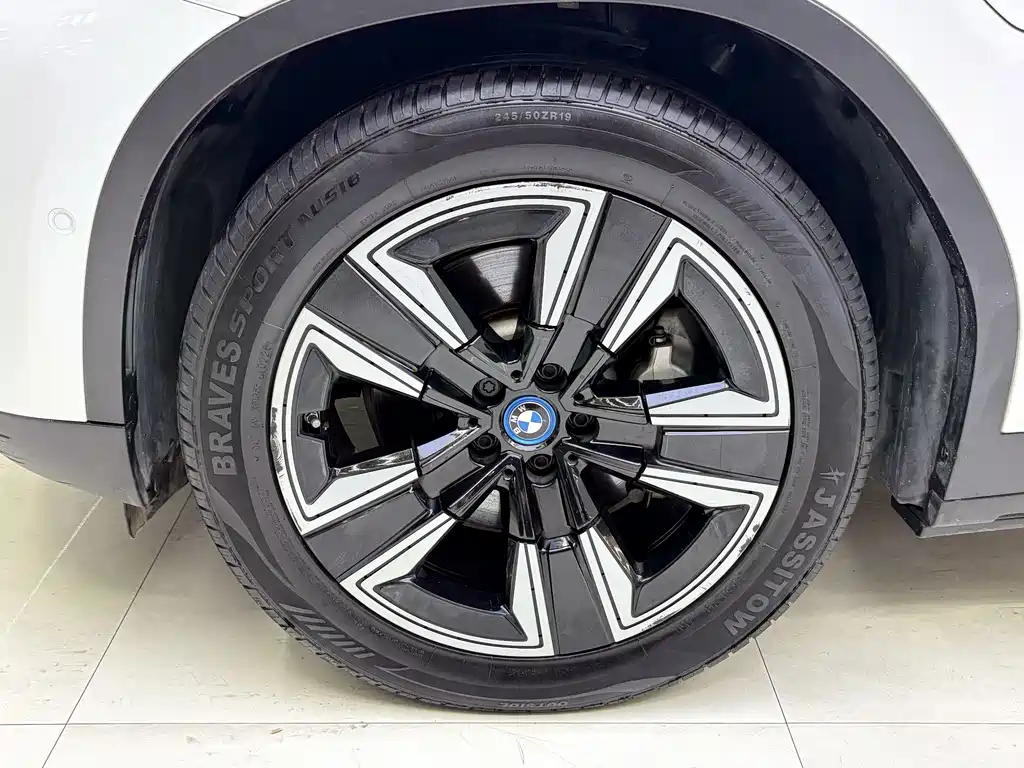 BMW iX3 — миниатюра 5