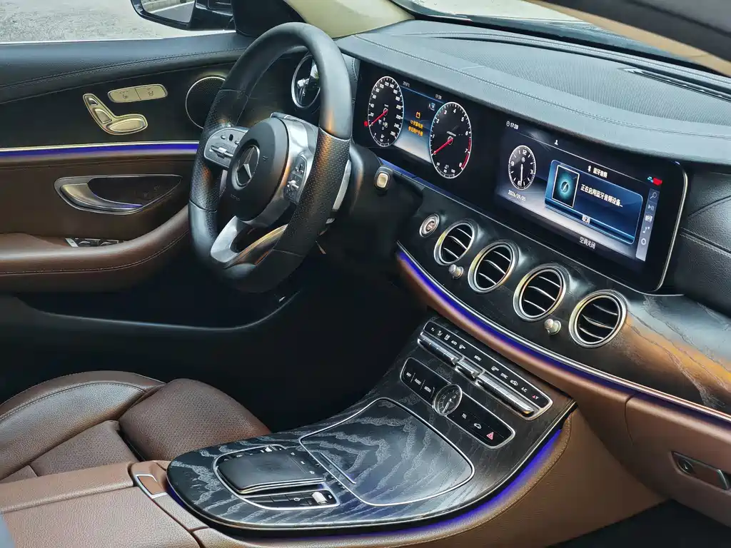 Mercedes-Benz E-Class — миниатюра 13