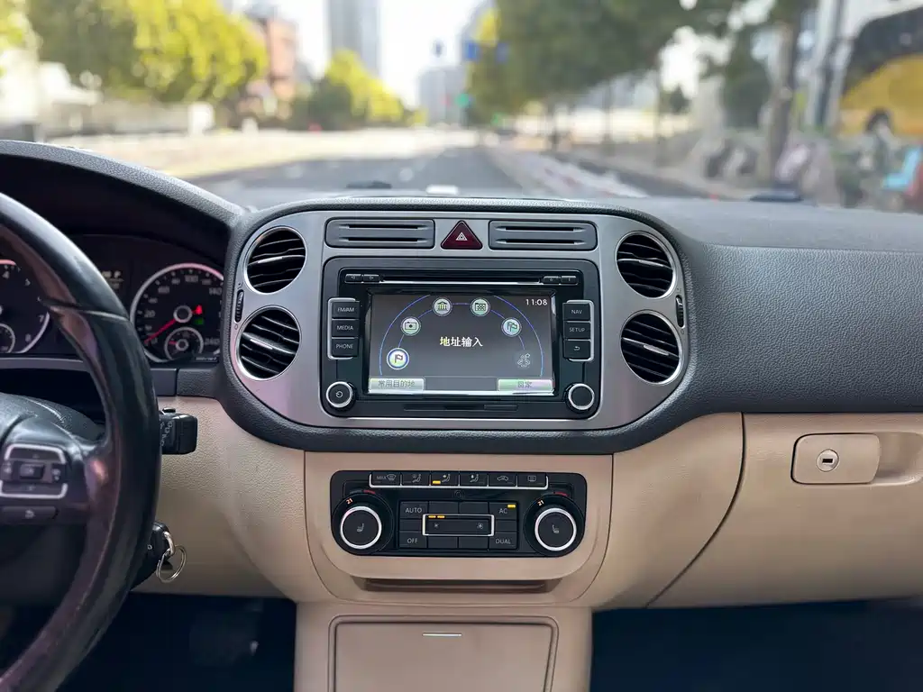 Volkswagen Tiguan — миниатюра 11