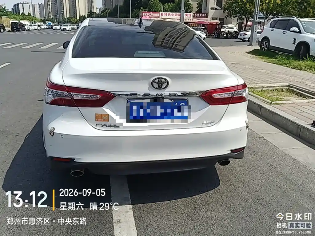 Toyota Camry — миниатюра 3