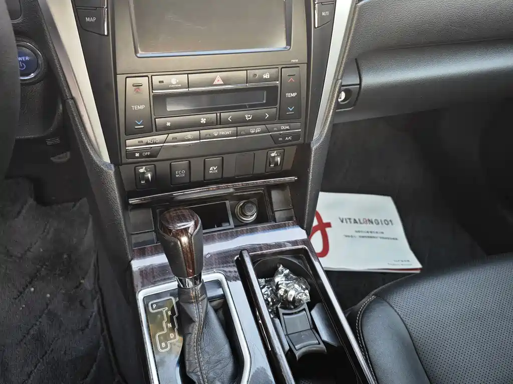 Toyota Camry — миниатюра 8
