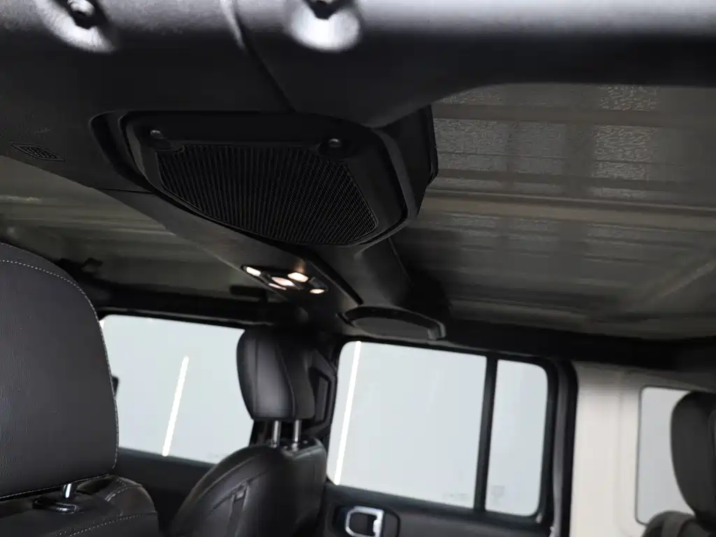 Jeep Wrangler PHEV — миниатюра 12