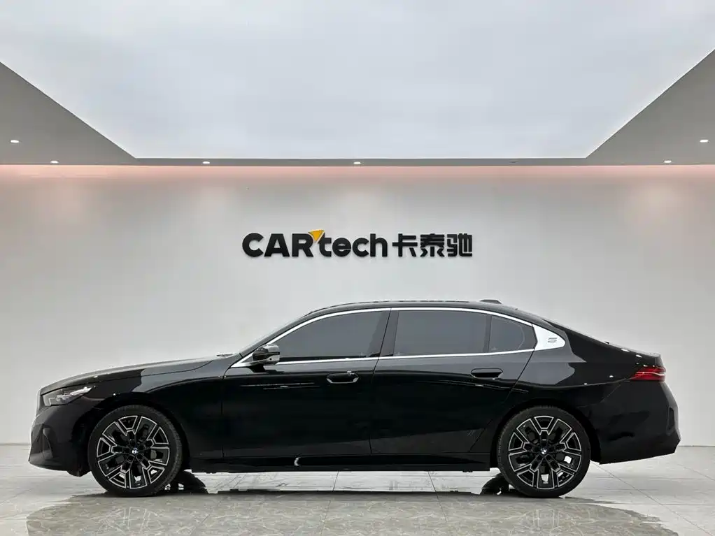 BMW 5 Series — миниатюра 2
