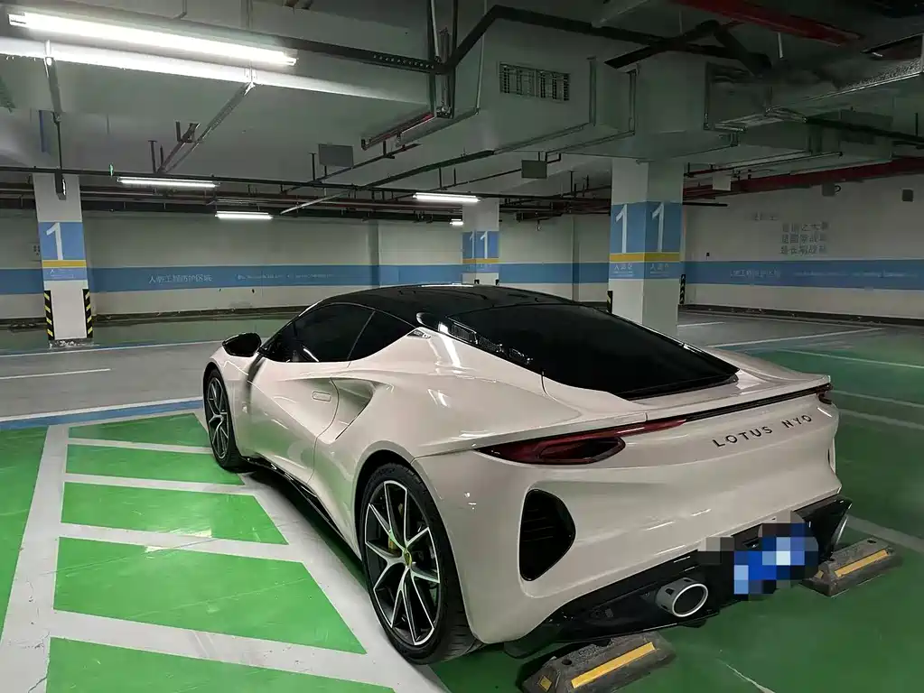 Lotus Emira — миниатюра 5