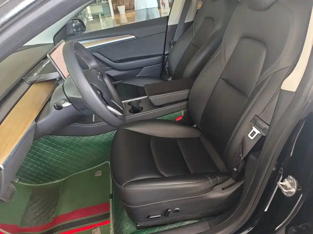 Tesla Model 3 — миниатюра 15
