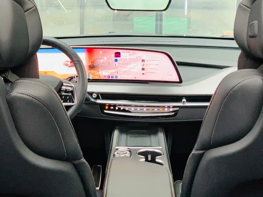 Cadillac XT5 — миниатюра 12