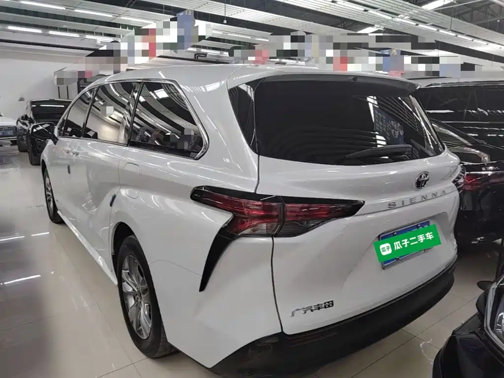 Toyota Sienna — миниатюра 5