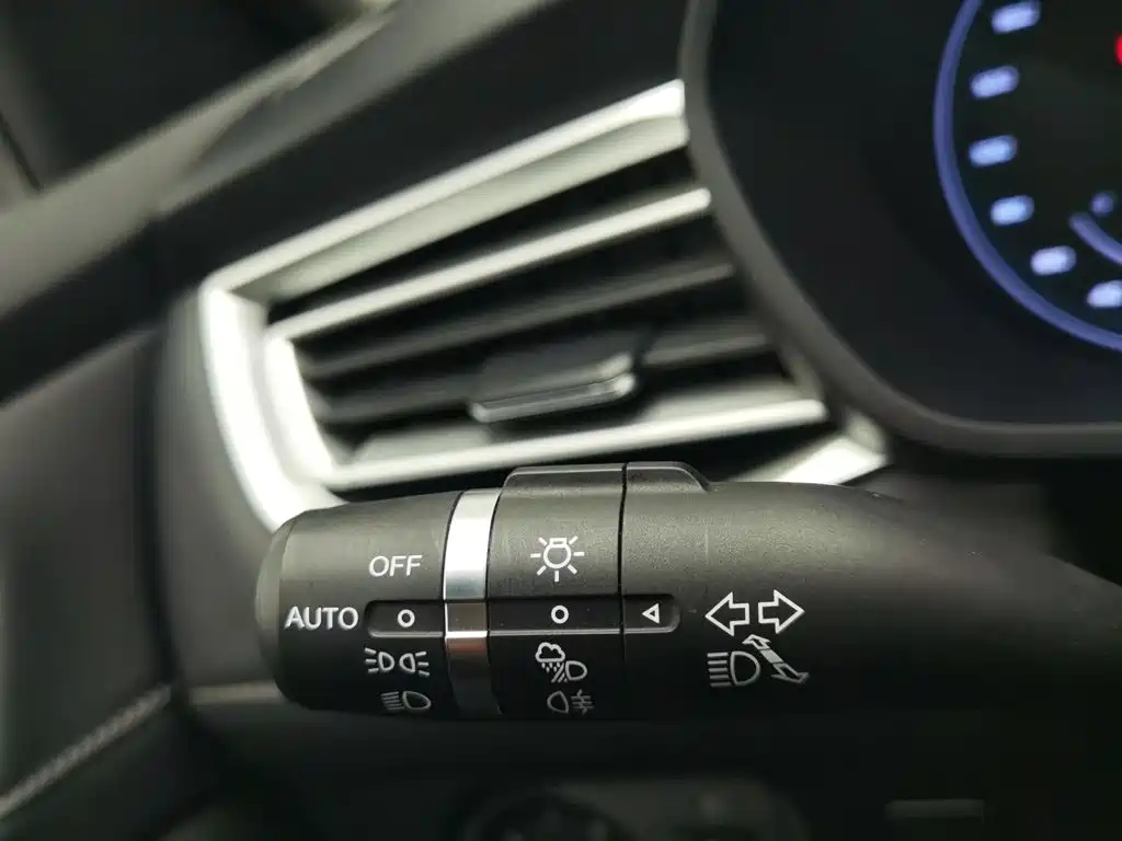 Roewe i5 — миниатюра 21
