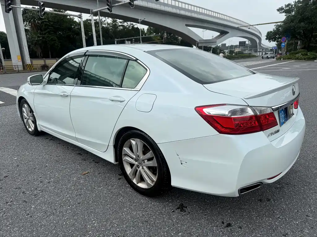 Honda Accord 2014 2.4L EX Luxury
