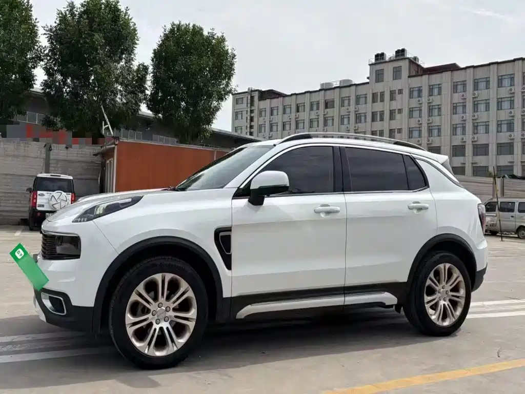 Lynk & Co 01