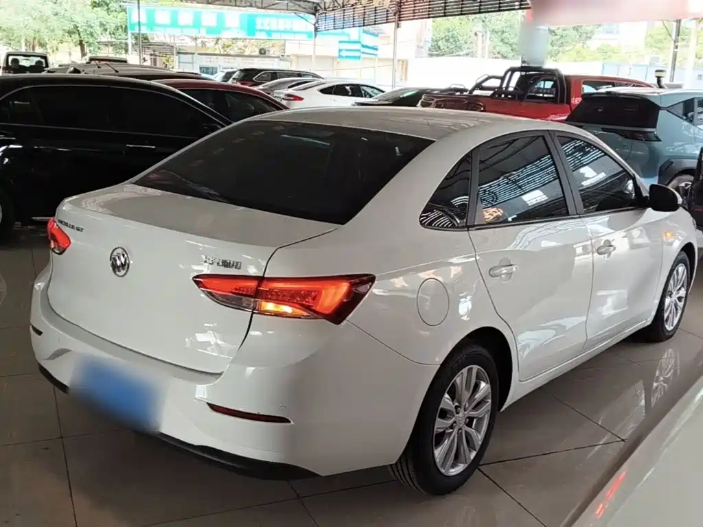 Buick Excelle — миниатюра 7
