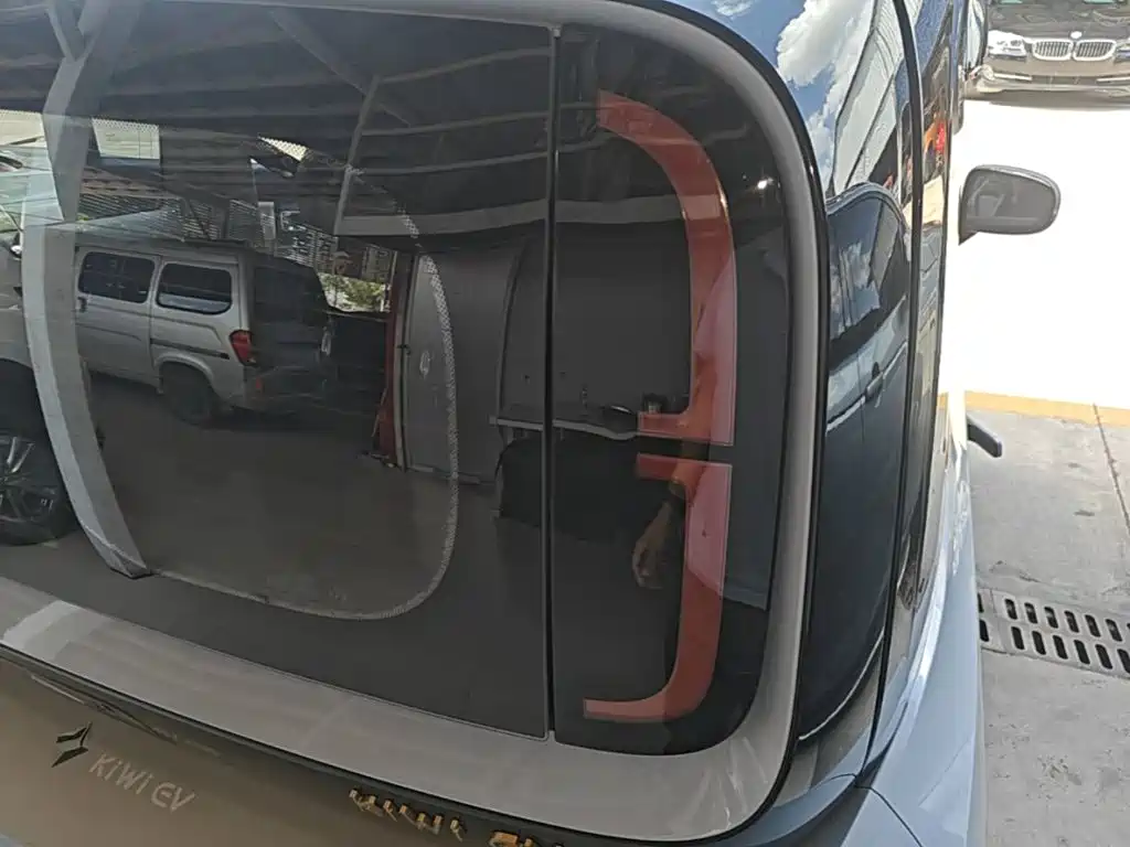 Baojun KiWi EV — миниатюра 8