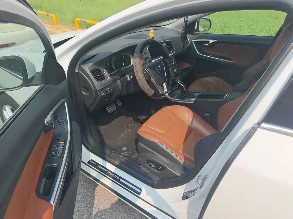 Volvo S60 — миниатюра 13