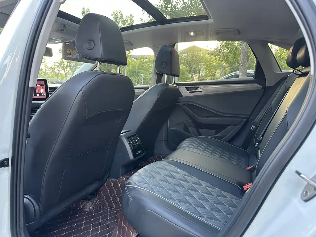 Volkswagen Sagitar — миниатюра 6