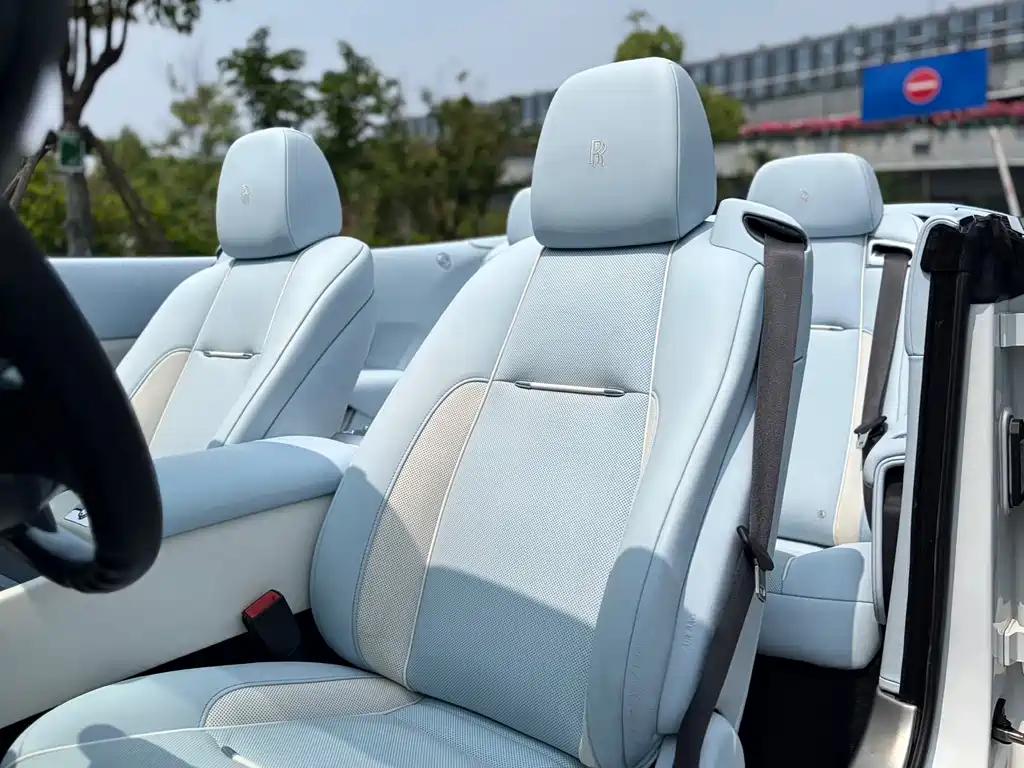 Rolls-Royce Dawn — миниатюра 13
