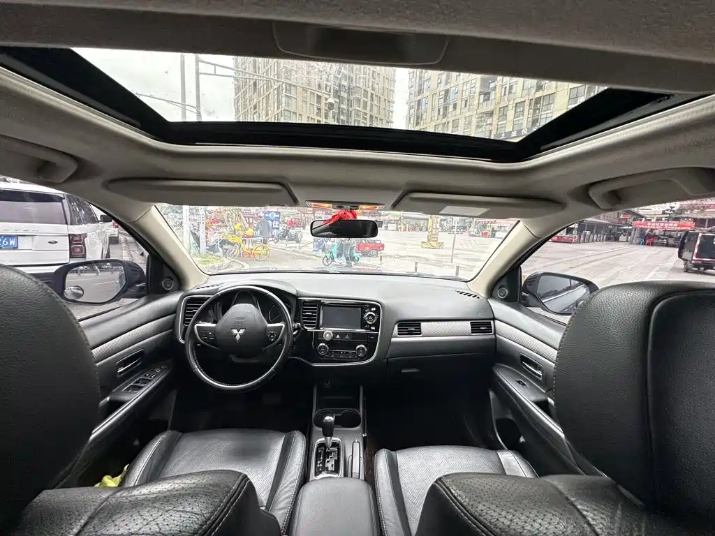 Mitsubishi Outlander (Import) — миниатюра 6