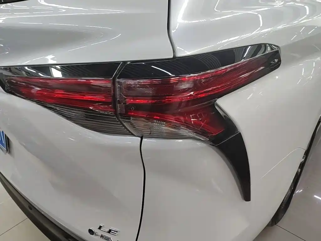 Toyota Sienna — миниатюра 8