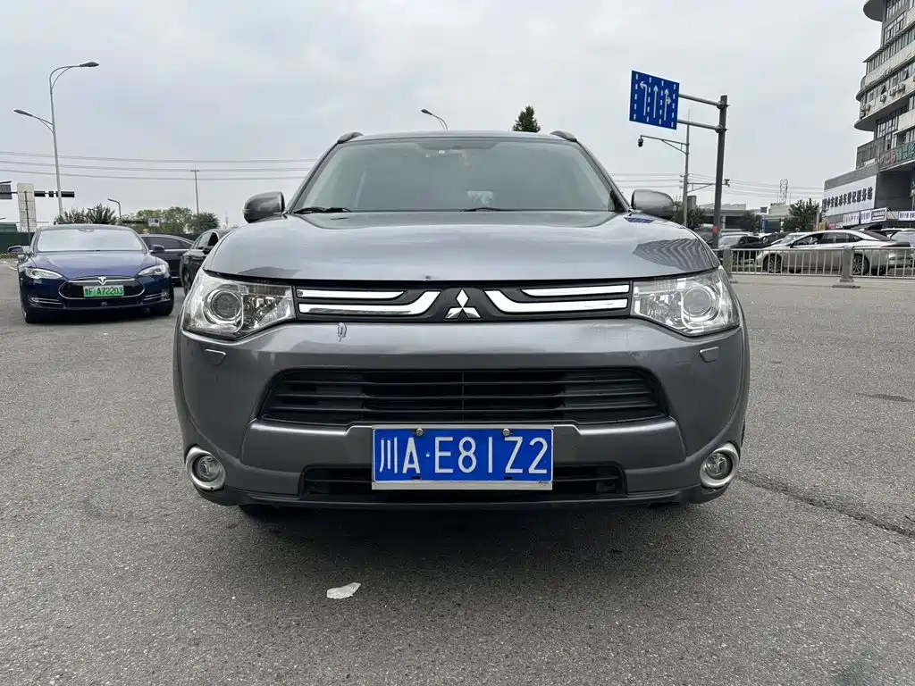 Mitsubishi Outlander (Import) — миниатюра 2