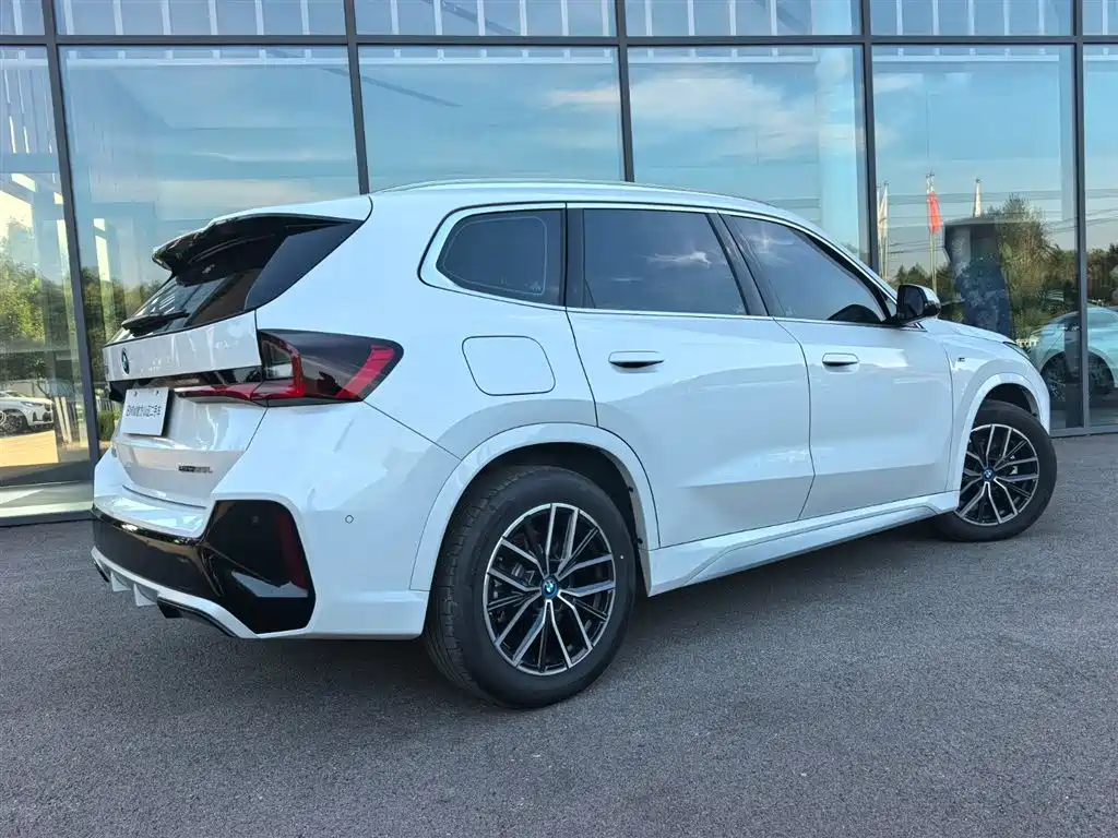 BMW iX1 — миниатюра 4