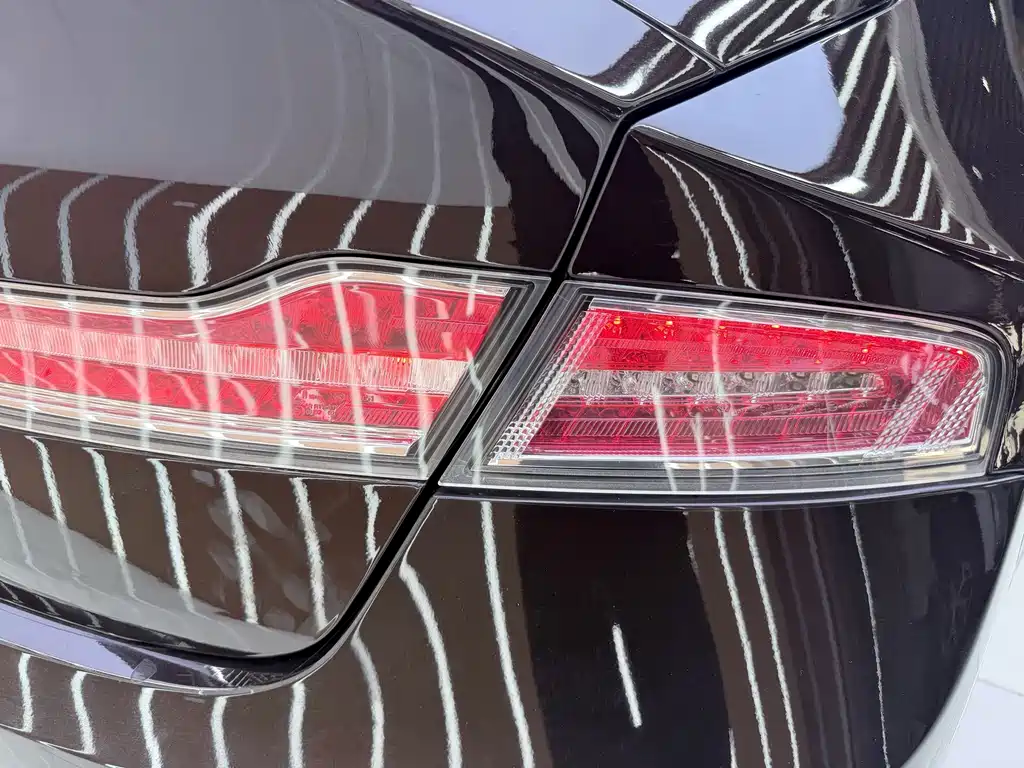 Lincoln MKZ — миниатюра 4