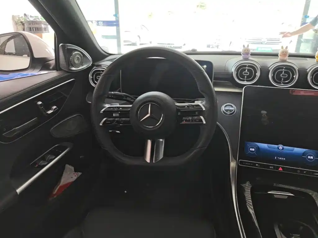 Mercedes-Benz C-Class — миниатюра 11