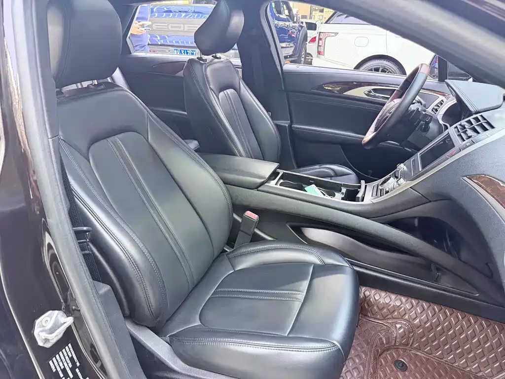 Lincoln MKZ — миниатюра 6