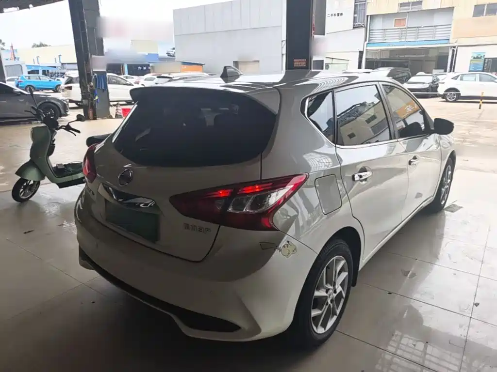 Nissan Tiida — миниатюра 7