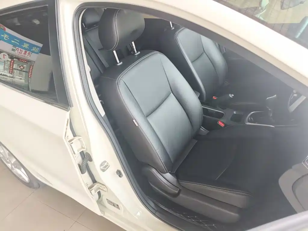 Nissan Tiida — миниатюра 25