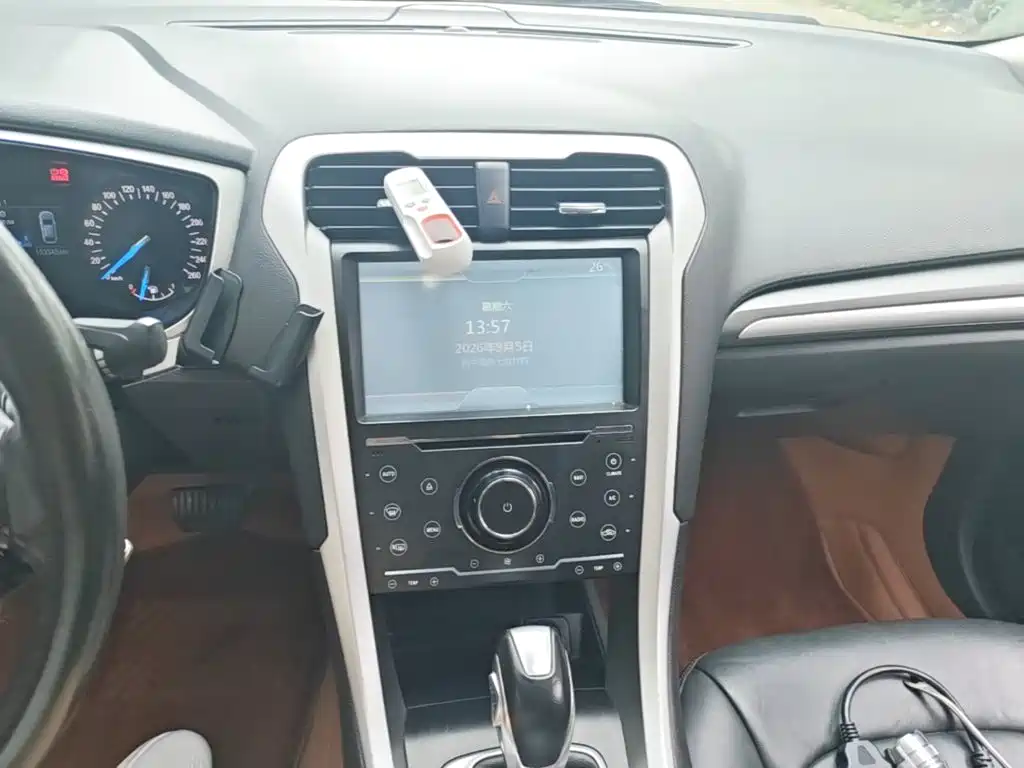 Ford Mondeo — миниатюра 13