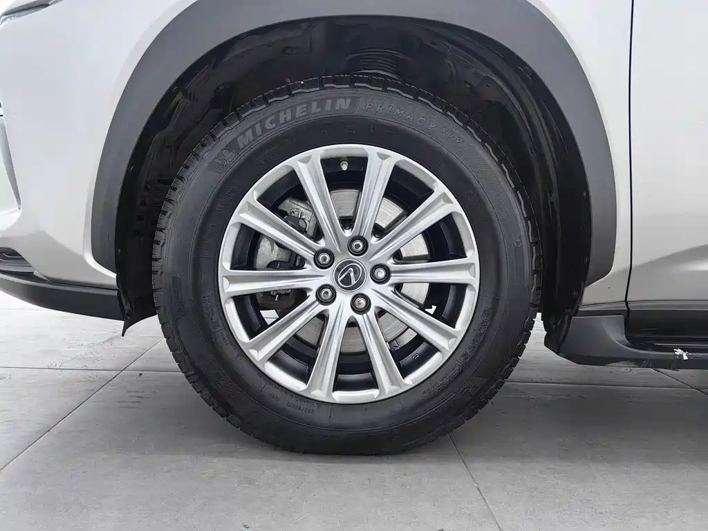 Lexus NX — миниатюра 17