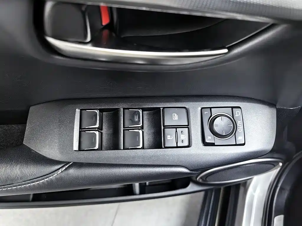 Lexus NX — миниатюра 9