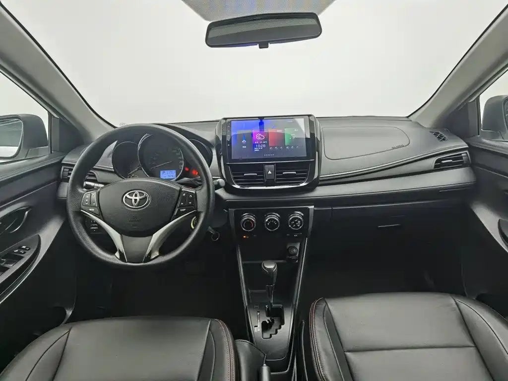 Toyota Yaris L — миниатюра 5