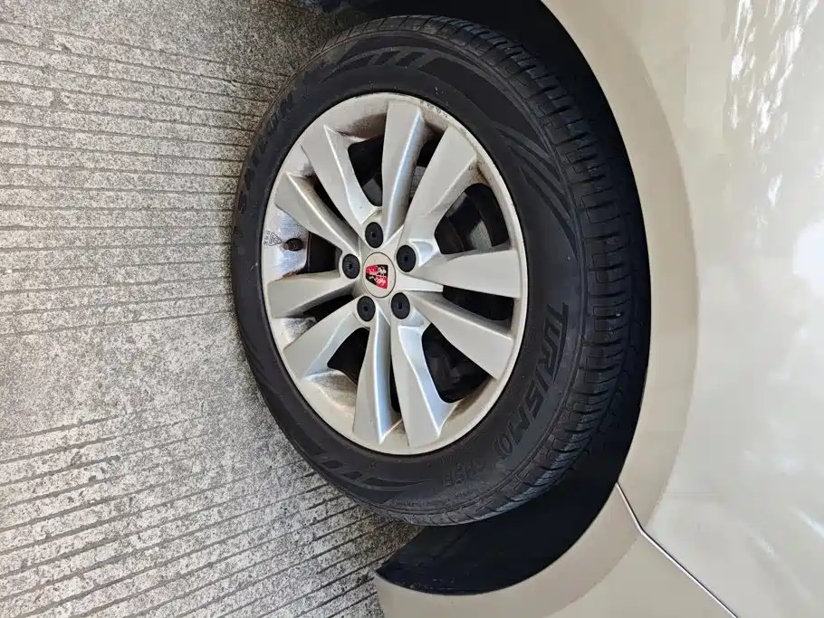 Roewe 360 — миниатюра 6