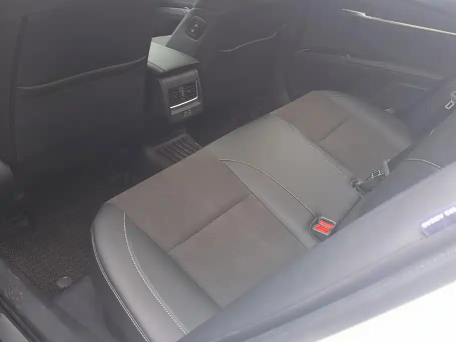 Toyota Camry — миниатюра 11